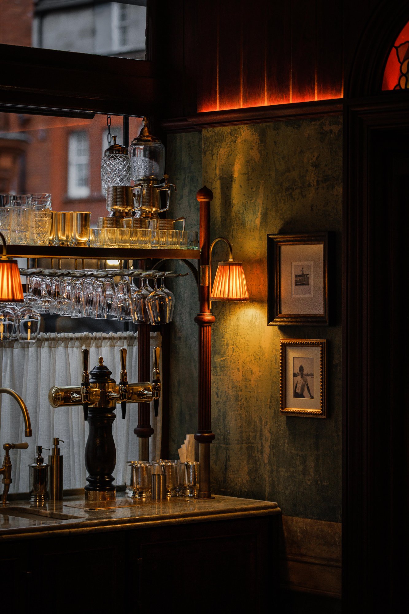 Berenjak bar detail