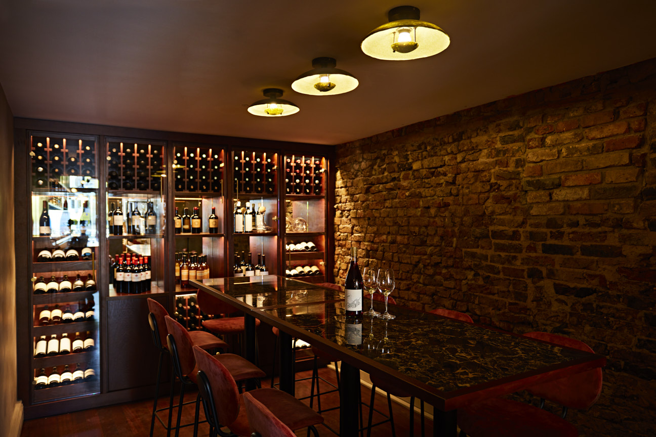Caia bar